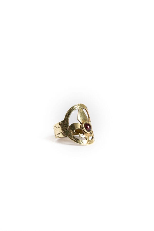 Anillo Flor de Lis con Piedra